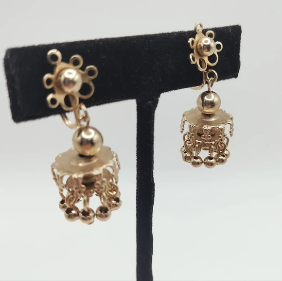 Unique Screwback Drop Dangle Carousel Floral Spin Gold Tone Earrings 1/2" Ethnic - Picture 1 of 11